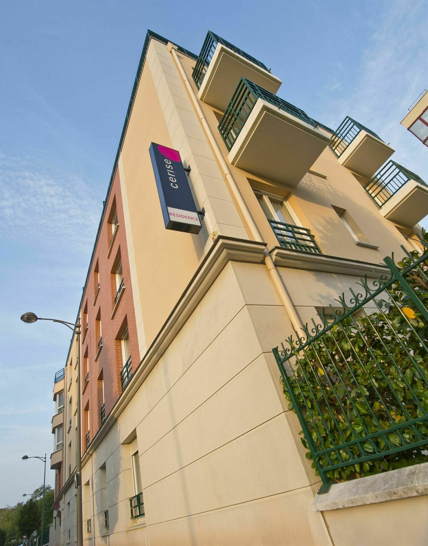 Hotel Cerise Chatou Eksteriør billede