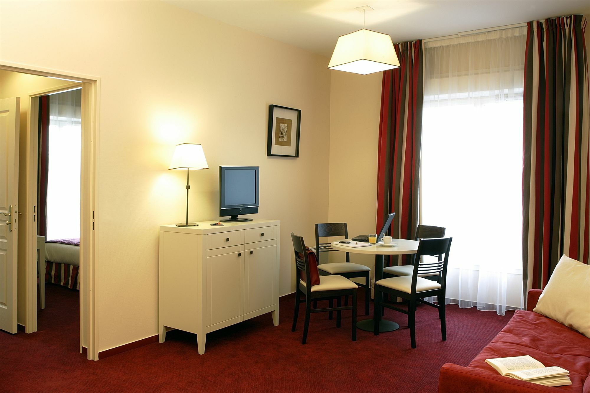 Hotel Cerise Chatou Eksteriør billede
